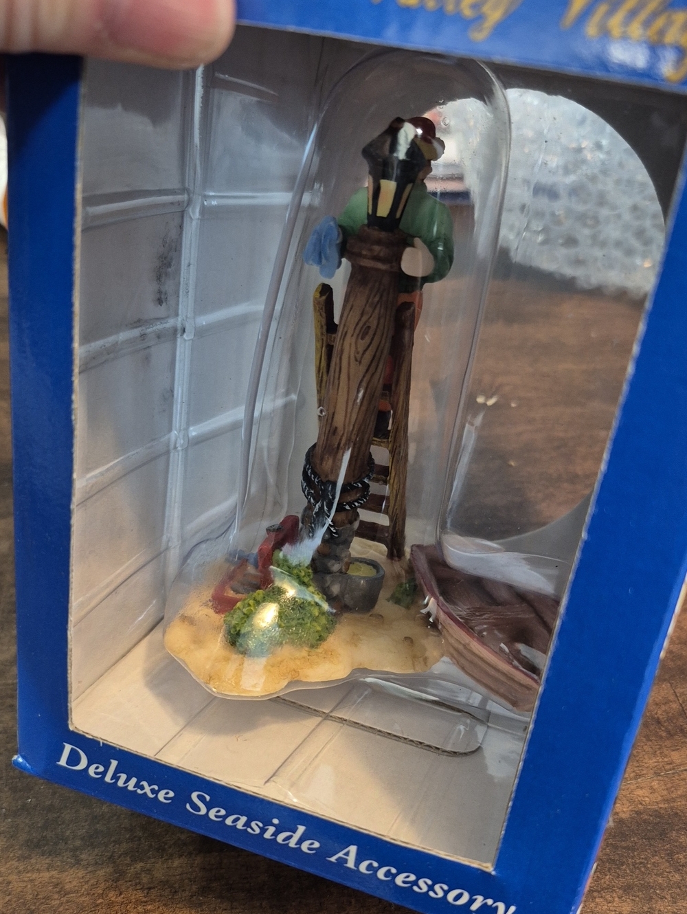 Deluxe Seaside Accessory Figurine - Multicolor